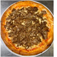 Tomatensaus, kaas, dönervlees en shoarma