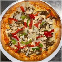 Tomatensaus, kaas, shoarmavlees, champignons, ui en paprika