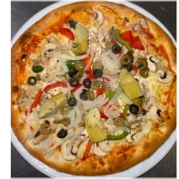 Tomatensaus, kaas, champ., ui, paprika, artisjokken en olijven